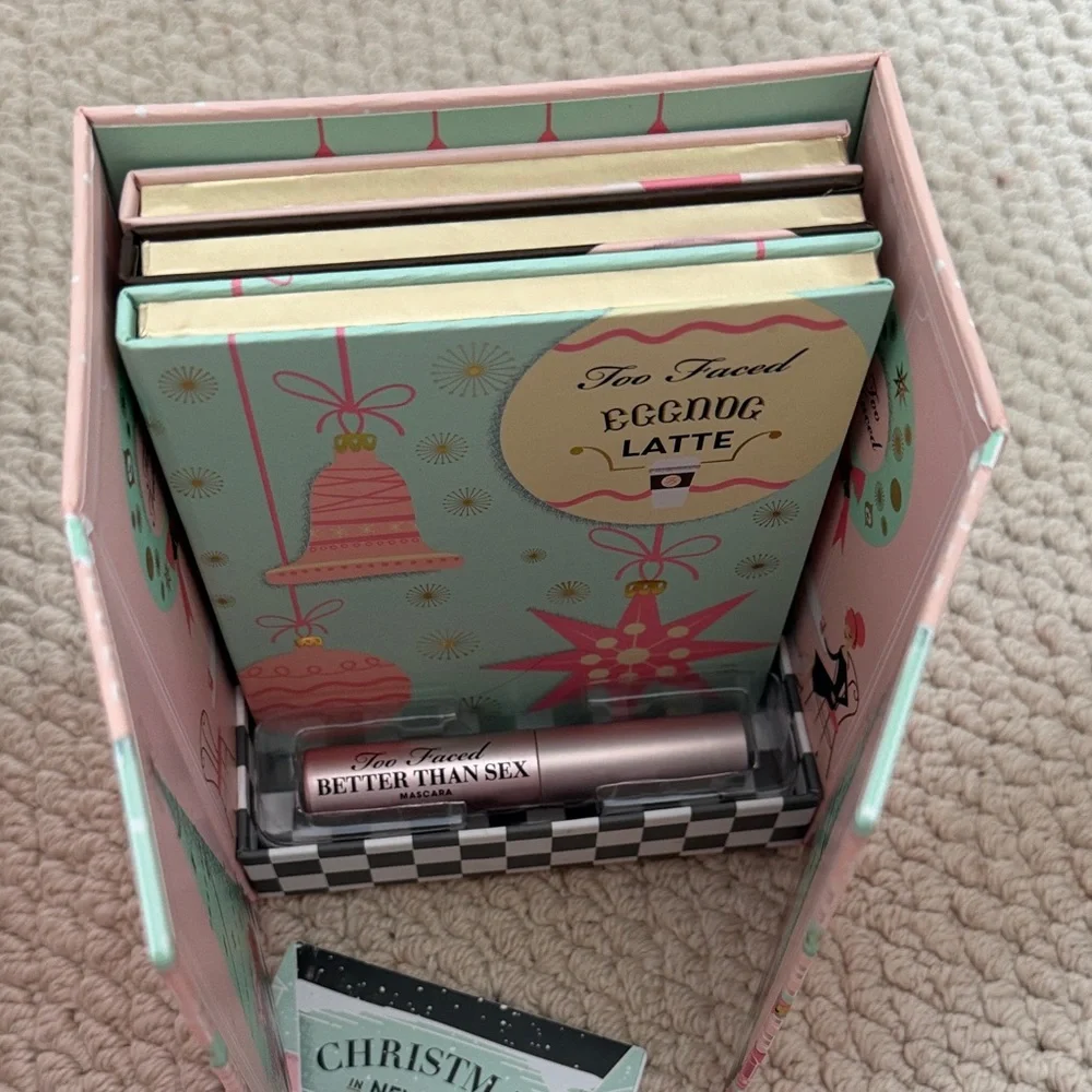 Too faced Christmas in New York Gift holiday rare grande hotel cafe palettes